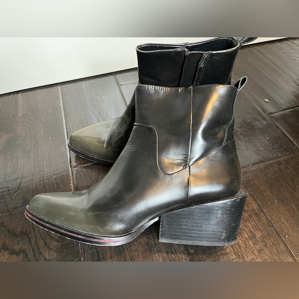 DKNY dark green/black genuine Leather Ankle Boots